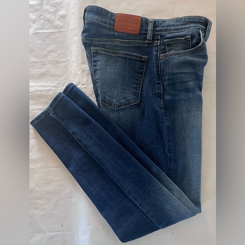 Lucky Brand Ava Skinny Jeans Size 6  28 Medium Wash Blue Denim